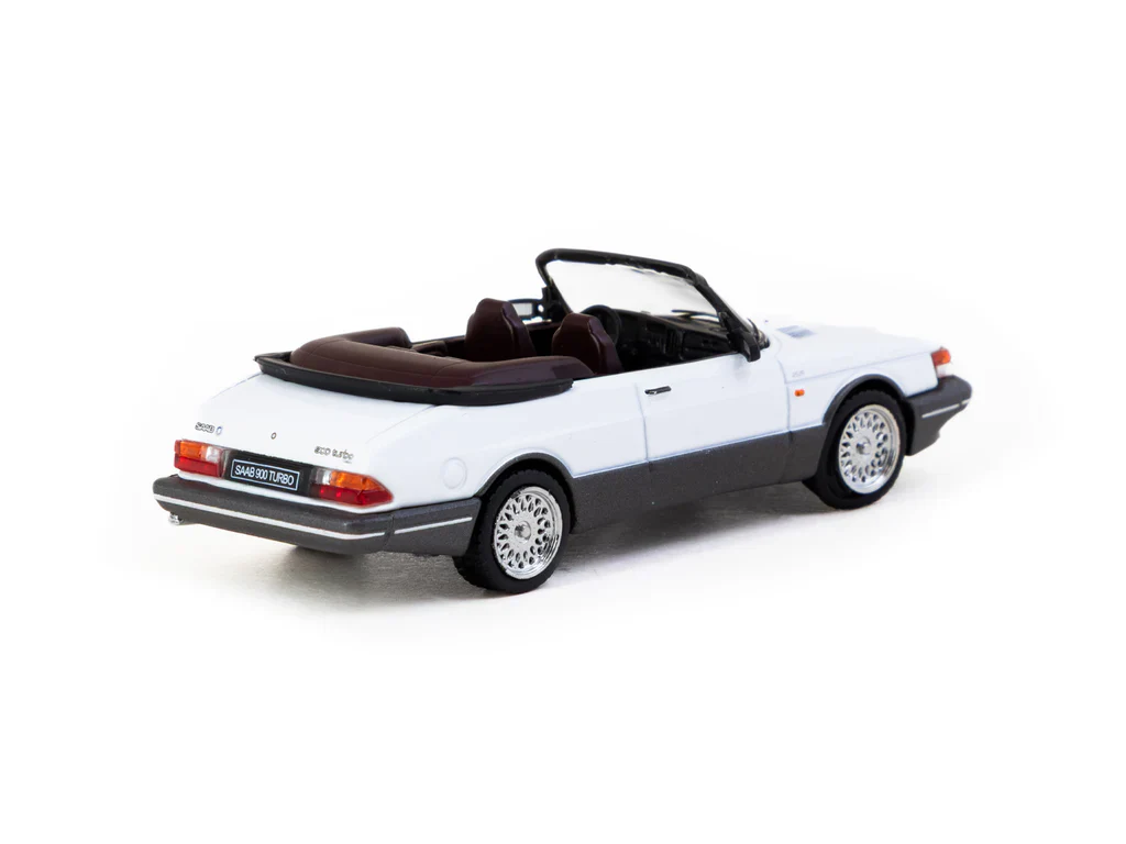Saab 900 Turbo white 1:64 Tarmac