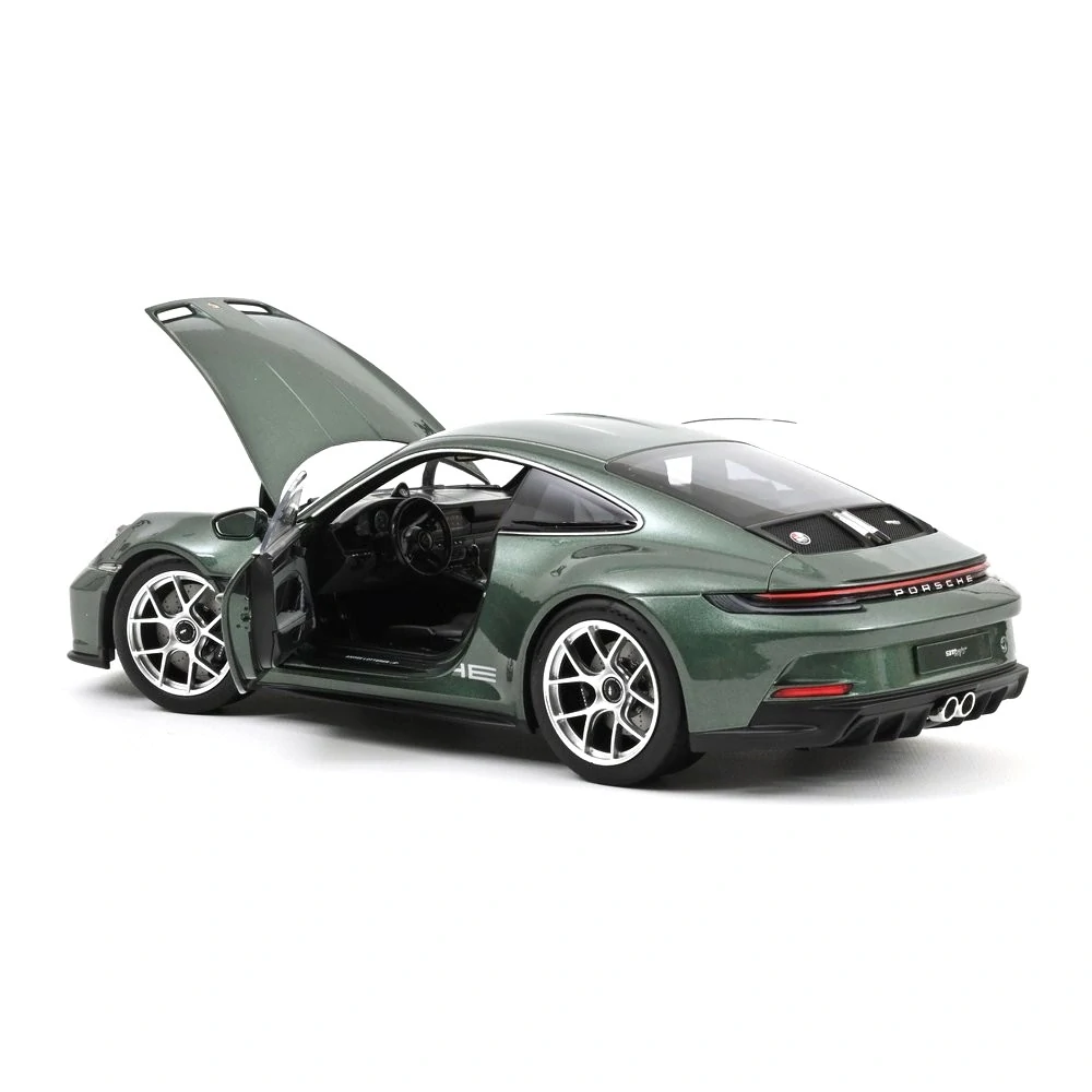 Porsche 911 S/T 2023 malachite green metallic 1:18 Norev