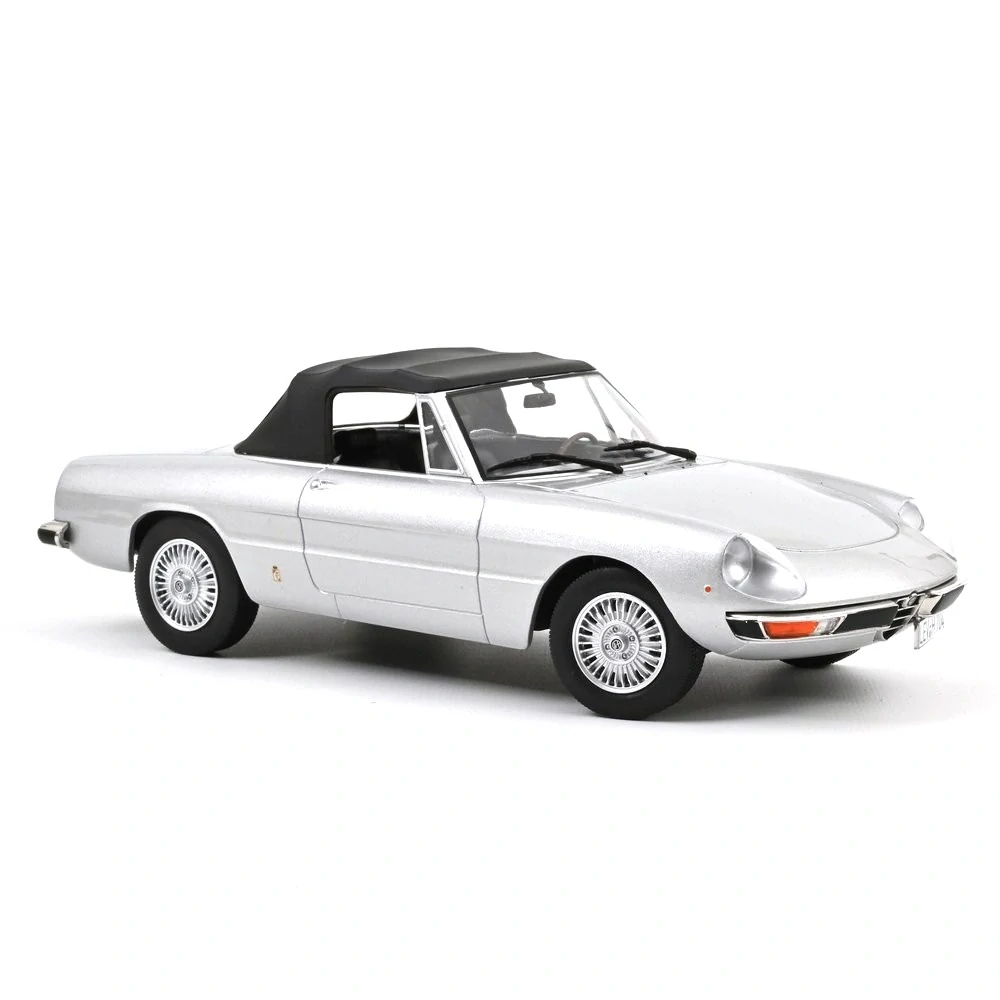 Alfa Romeo 2000 Spider 1973 silvergrey metallic 1:18 Norev