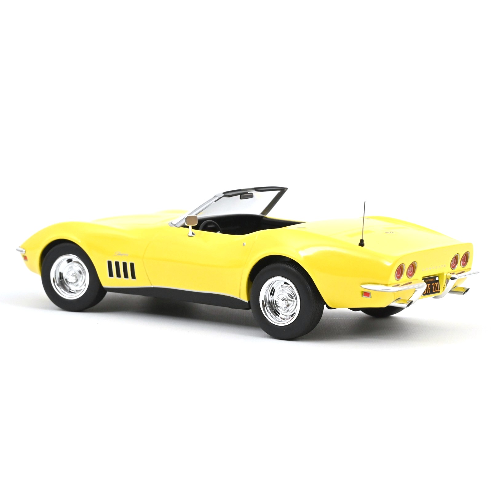 Chevrolet Corvette Convertible 1969 daytona yellow 1:18 Norev