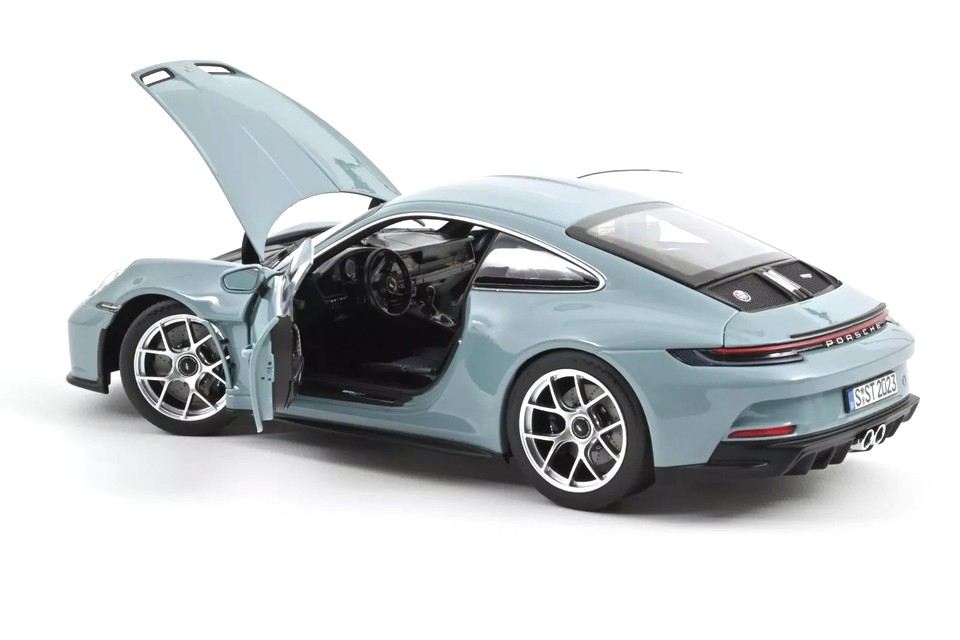 Porsche 911 S/T 2023 meissen blue 1:18 Norev