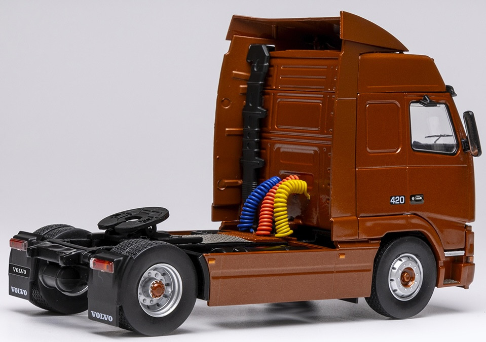 Volvo HF12 1994 brown metallic 1:43 Ixo Models
