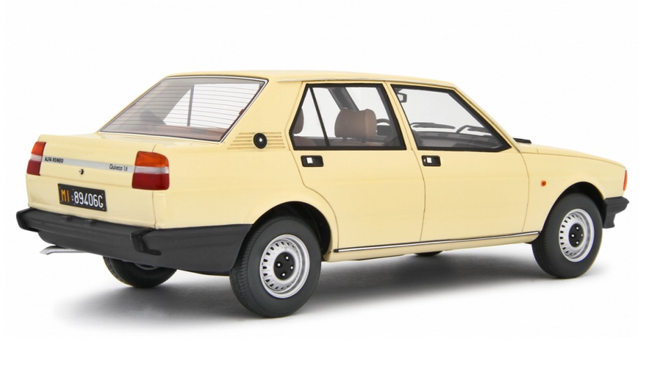 Alfa Romeo Giulietta 1.6 - 1.8 1980 ivory 1:18 Laudoracing Model