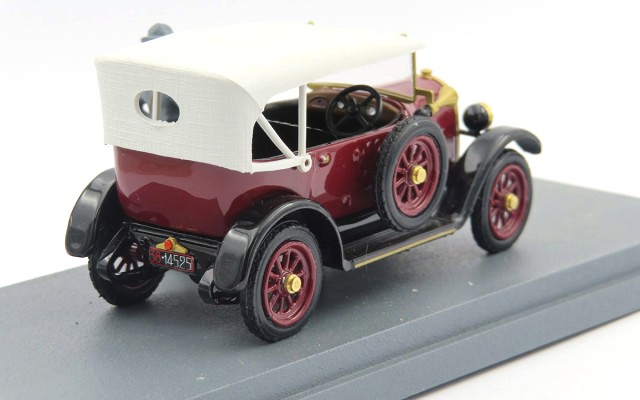 Fiat 501 Fiume 1919 with Figure Gabriele D'Annunzio 1:43 Rio Models