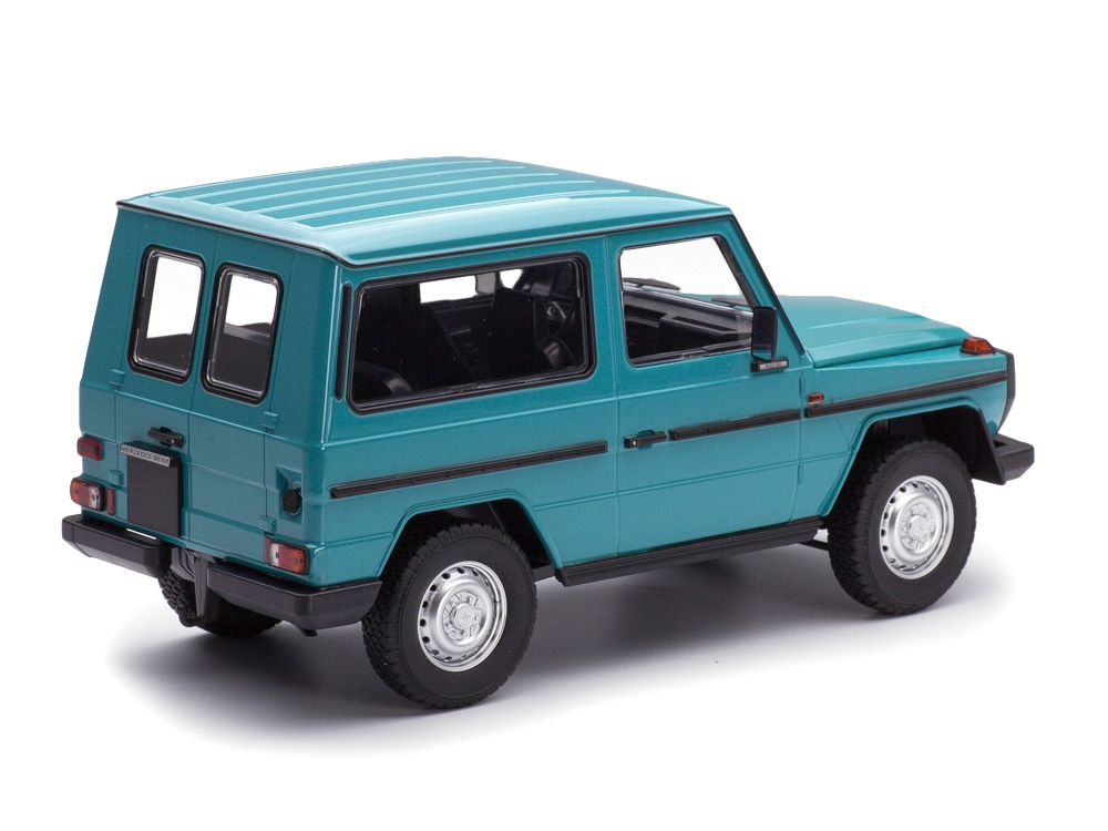 Mercedes-Benz G-Model Short W460 1980 turquoise 1:18 Minichamps