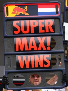 Red Bull Racing RB21 Oracle #1 M.Verstappen Winner Japanese GP 2025 with Pit Board 1:12 Spark