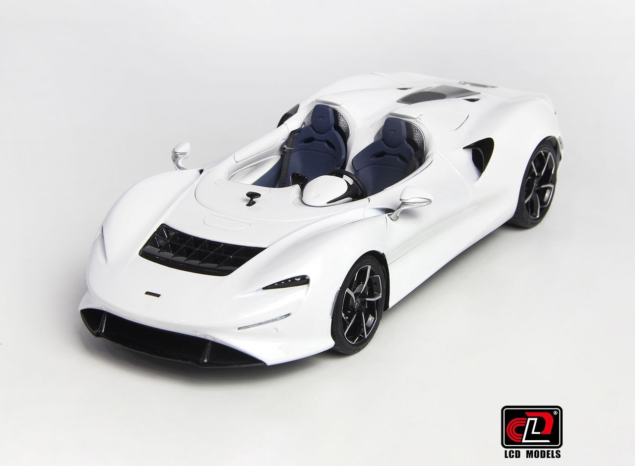 McLaren Elva white 1:18 LCD Model