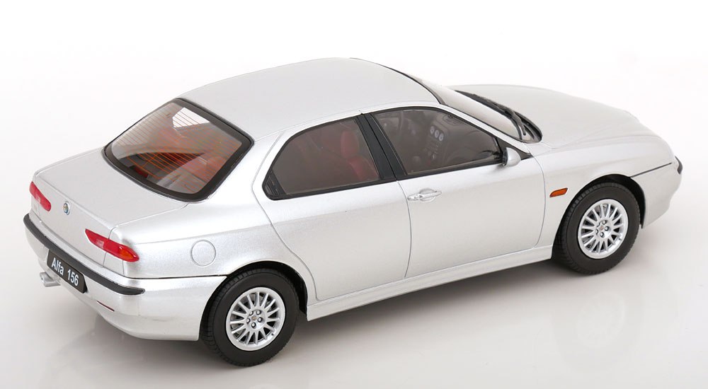 Alfa Romeo 156 1998 silver metallic 1:18 Triple9 Collection
