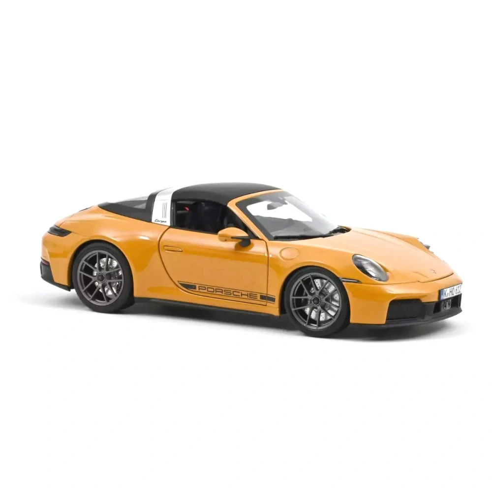Porsche 911 Targa 4 GTS 2025 bahama yellow 1:18 Norev