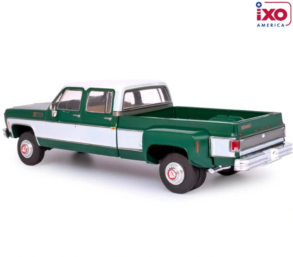 GMC Sierra Grande 3500 Crew Cab Dually 1973 green/white 1:64 Ixo America