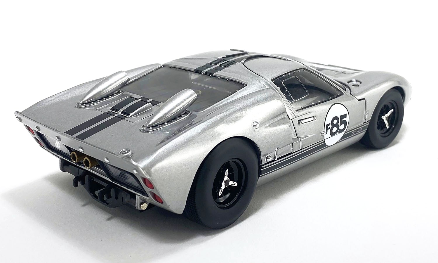 Ford GT40 MKII #F85 1966 silver 1:18 Acme Diecast