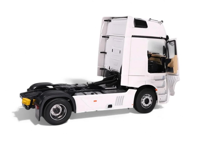 Mercedes-Benz Actros L 1863 Gigaspace 4x2 Mirrorcam Tractor Truck 2-Assi 2023 white 1:18 NZG