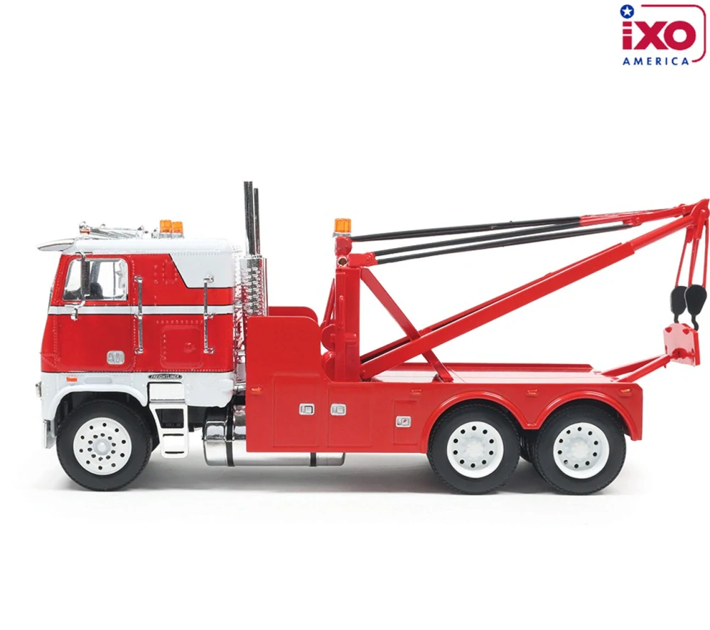 Freightliner FLA Tow Truck 1987 red/white 1:43 Ixo America
