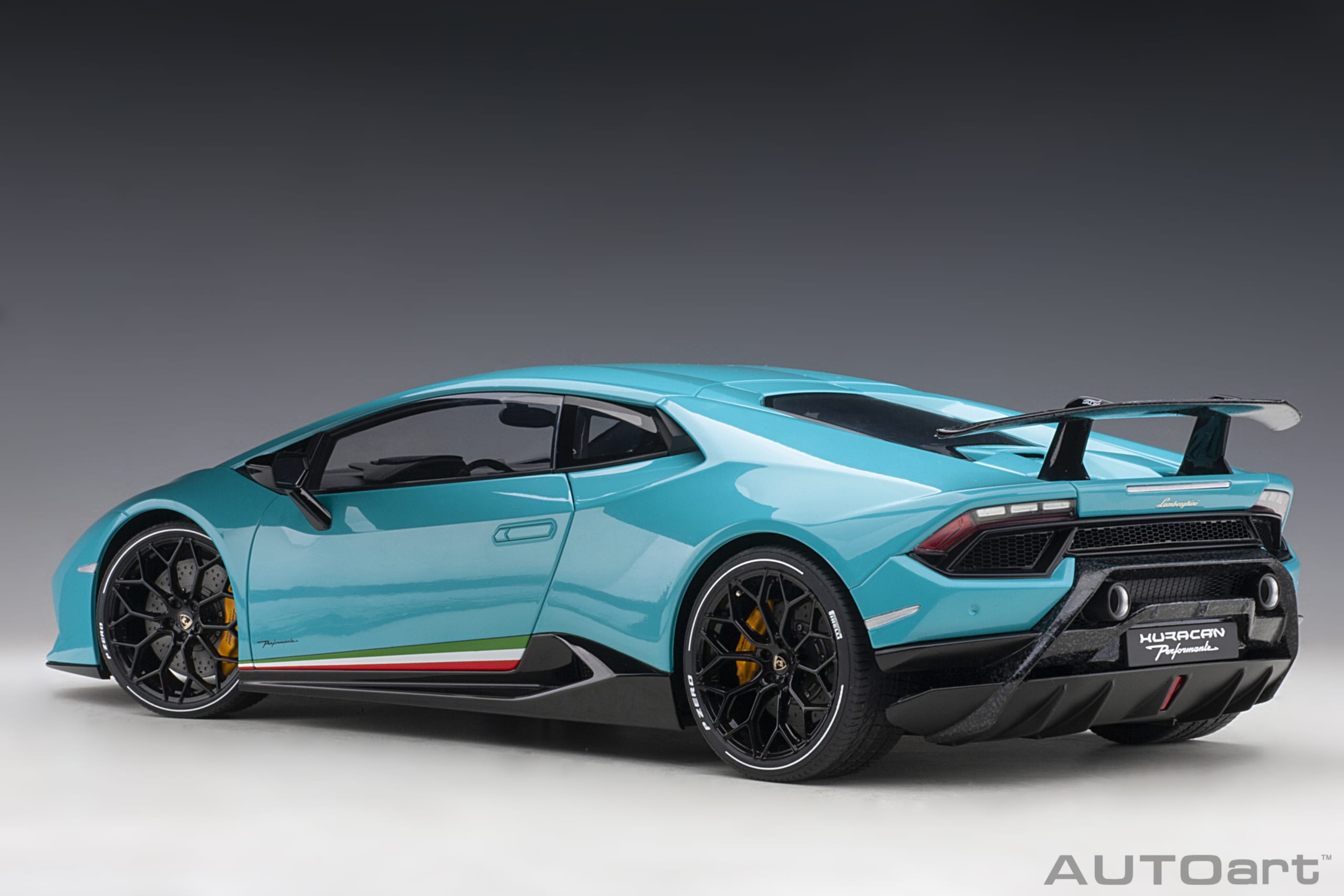 Lamborghini Huracan LP640-4 Performante 2017 solid blue 1:12 AUTOArt