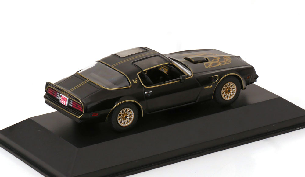 Pontiac Firebird 1977 black/gold 1:43 Altaya