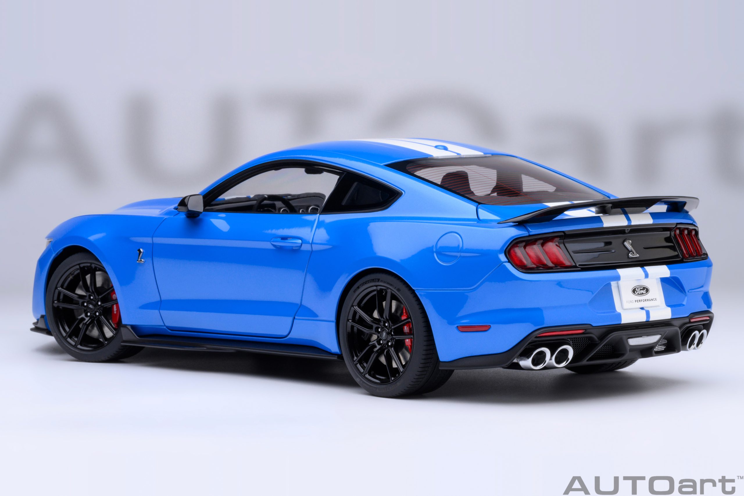 Ford Mustang Shelby GT500 Coupe 2023 grabber blue 1:18 AUTOart