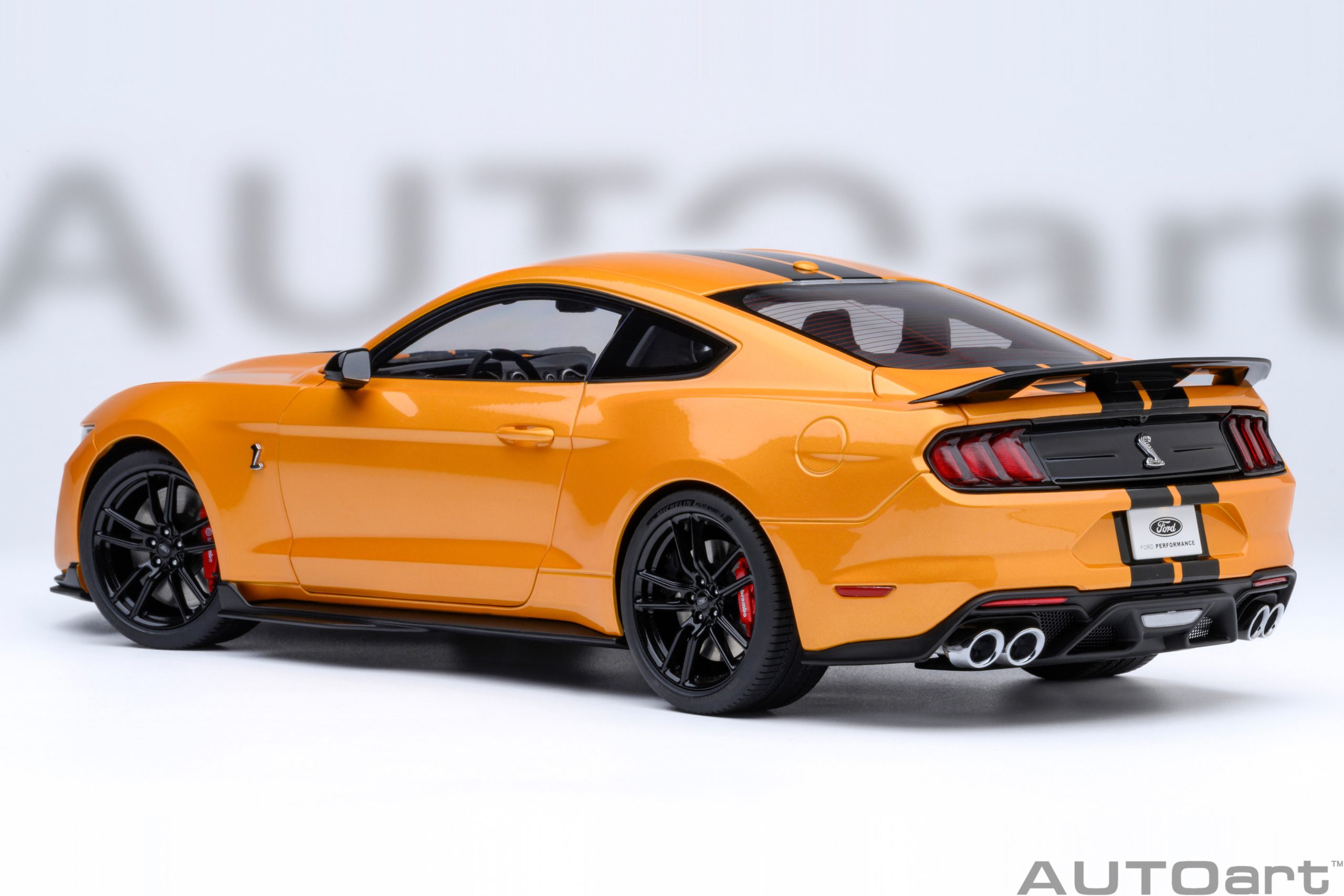 Ford Mustang Shelby GT500 Coupe 2023 cyber orange 1:18 AUTOart