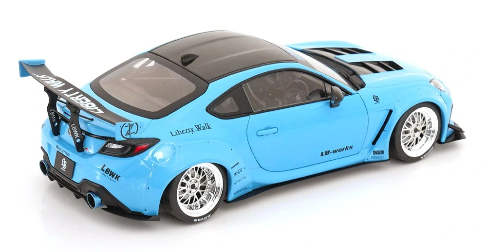 Toyota GR86 LBWK Body KIT blue 1:18 Solido