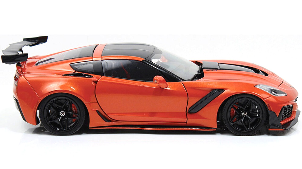 Chevrolet Corvette ZR1 2019 sebring orange tintcoat 1:18 Ixo America