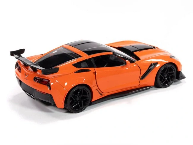 Chevrolet Corvette ZR1 2019 orange 1:24 Johnny Lightning