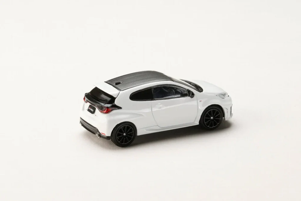 Toyota GR YARIS RZ High performance 2024 super white II 1:64 Hobby Japan