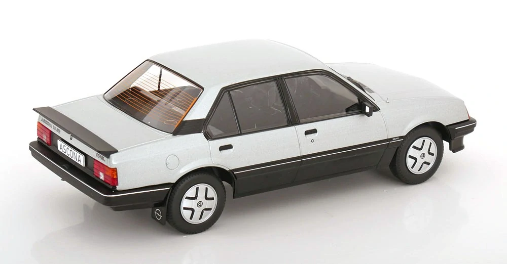 Opel Ascona C SR silver 1:18 MCG 