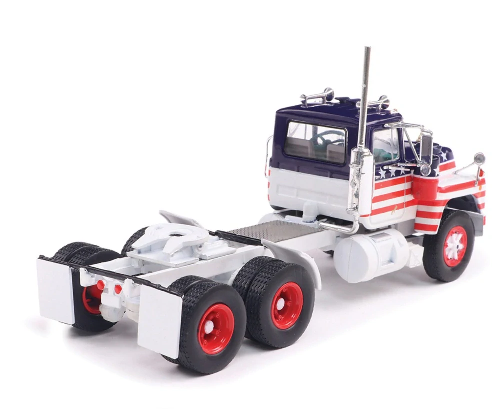 Mack R Series 1966 white/red/blue 1:43 Ixo America