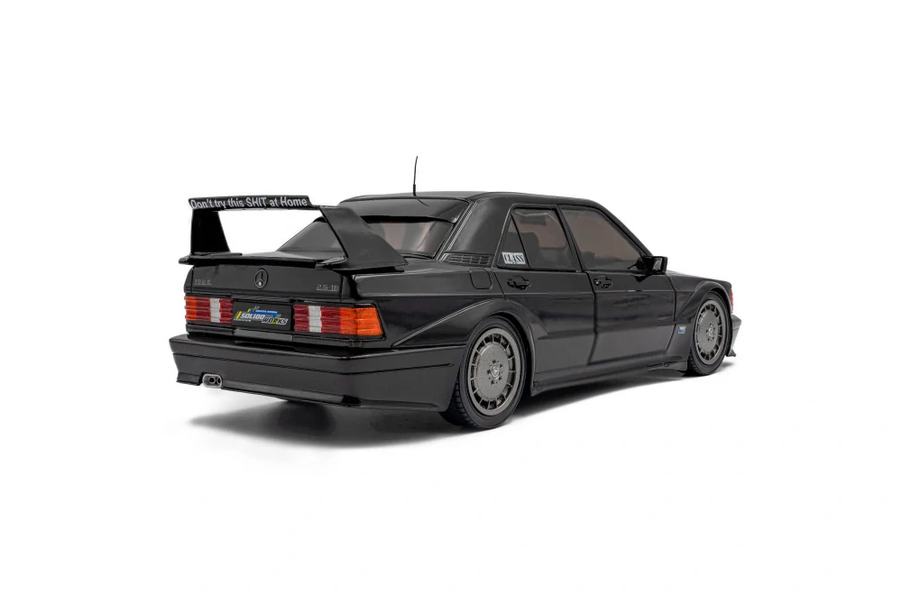 Mercedes-Benz 190 W201 EVO II black 1:18 Solido