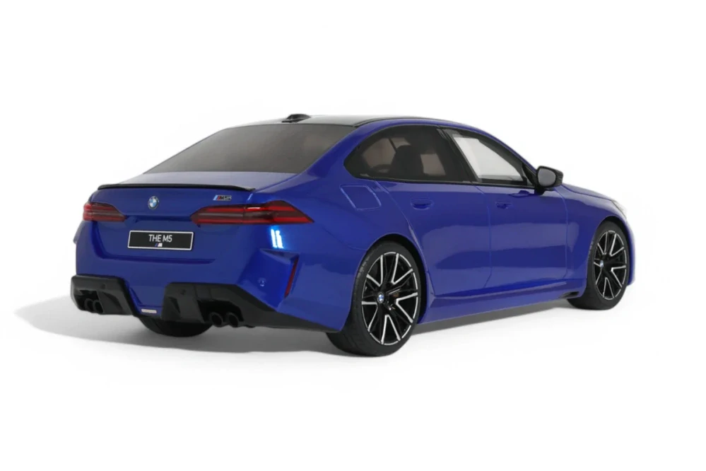 BMW M5 2024 marina bay blue metallic 1:18 GT Spirit