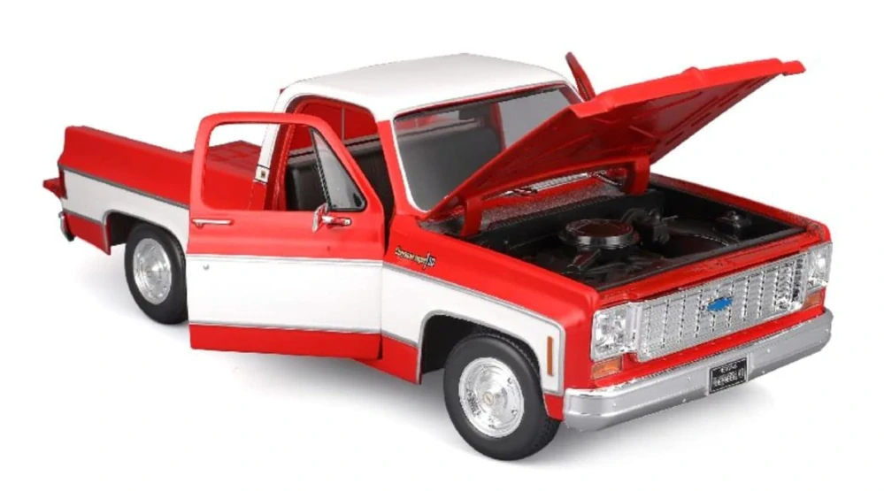 Chevrolet C10 Cheyenne Super 1974 red/white 1:18 Maisto