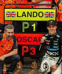 McLaren MCL39 McLaren F1 Team #4 L.Norris Winner Monaco GP 2025 with Pit Board 1:18 Spark