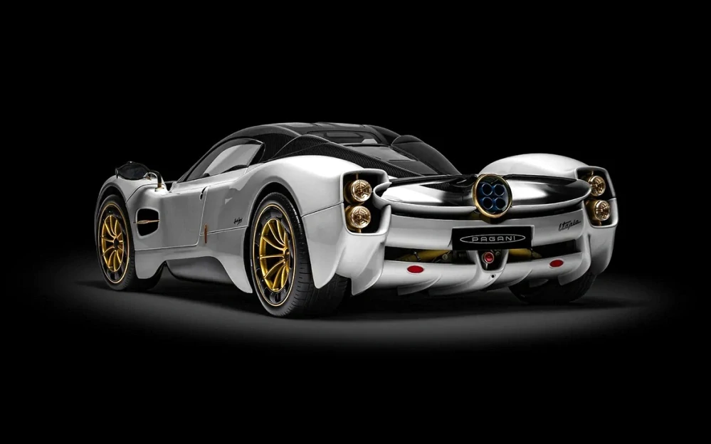 Pagani Utopia Coupé 2023 Model Kit pearl white 1:8 Pocher