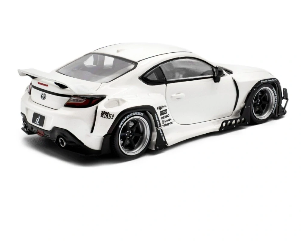 Toyota GR86 Rocket Bunny 2022 white 1:43 Solido