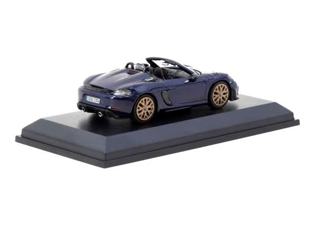 Porsche 718 Spyder RS gentian blue metallic 1:64 Tarmac