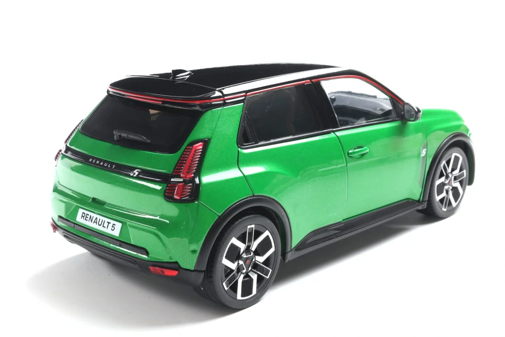 Renault 5 E-Tech 2024 Vert pop 1:18 Solido
