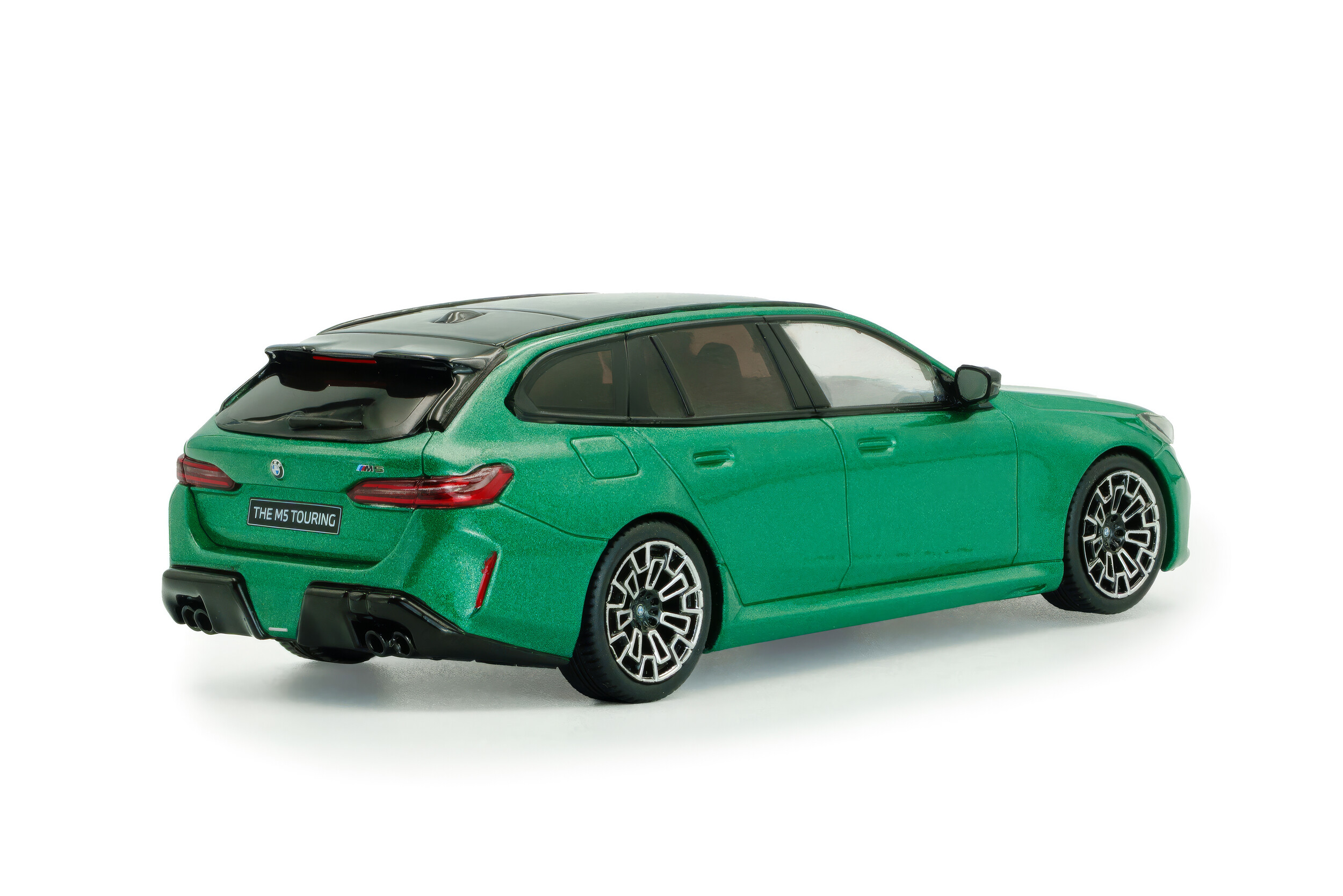 BMW M5 Touring 2024 Isle of Man green 1:43 Solido