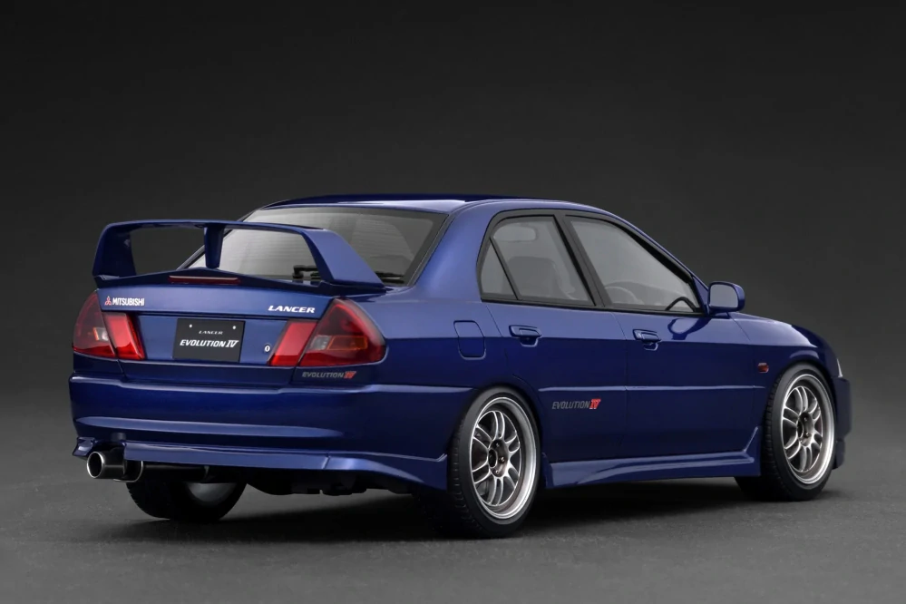 Mitsubishi Lancer Evolution IV CN9A dark blue 1:18 Ignition Model