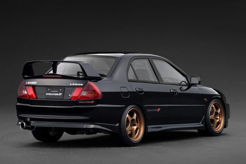 Mitsubishi Lancer Evolution IV CN9A black 1:18 Ignition Model