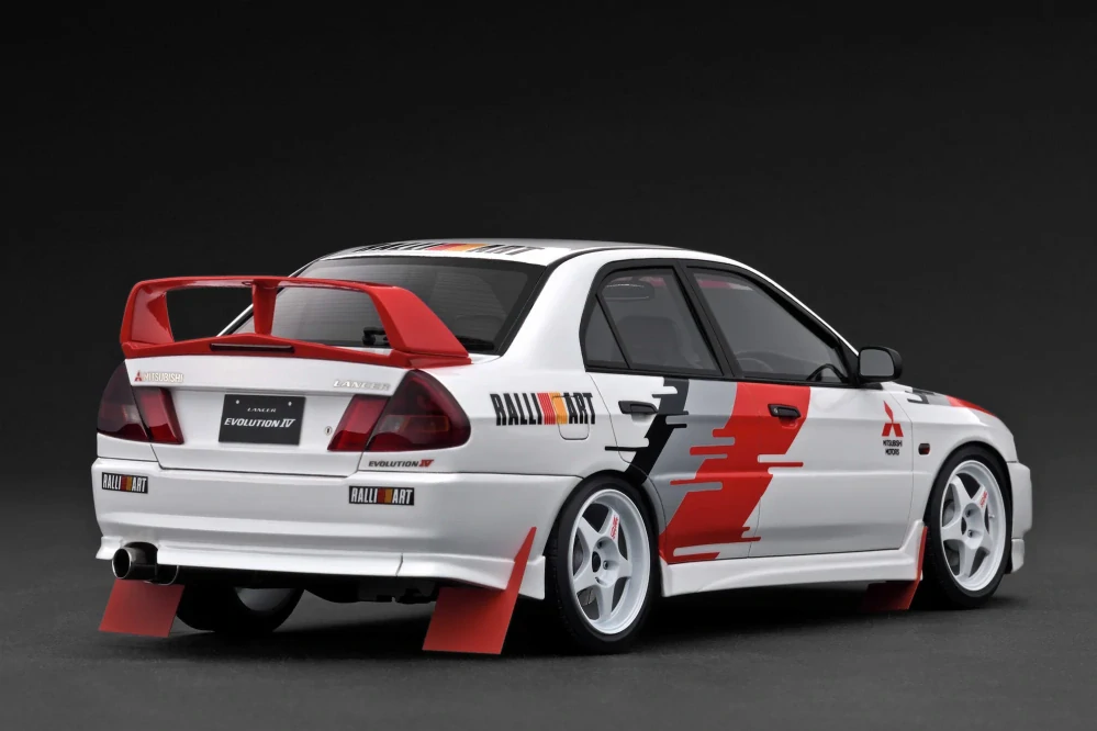 Mitsubishi Lancer Evolution IV CN9A white rally decoration version 1:18 Ignition Model