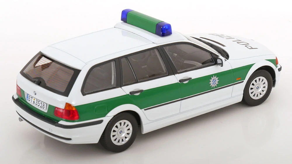 BMW 3-Series E46 Touring 1999 white/green 1:18 KK Scale
