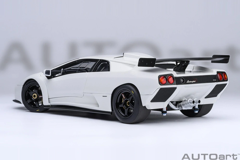 Lamborghini Diablo GT-R 1999 impact white 1:18 AUTOart