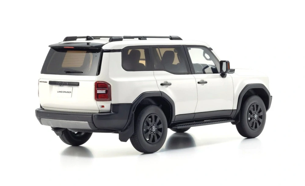 Toyota Land Cruiser 250 2024 white 1:18 Kyosho