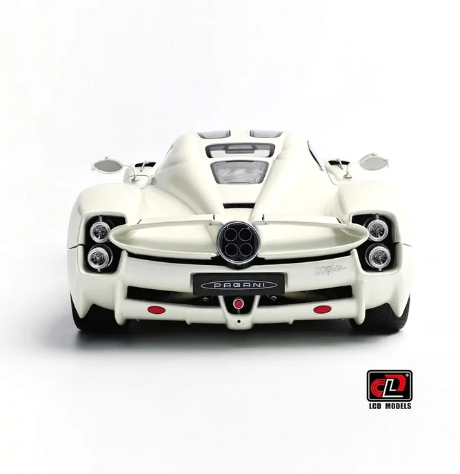 Pagani Utopia pearl white 1:18 LCD Model