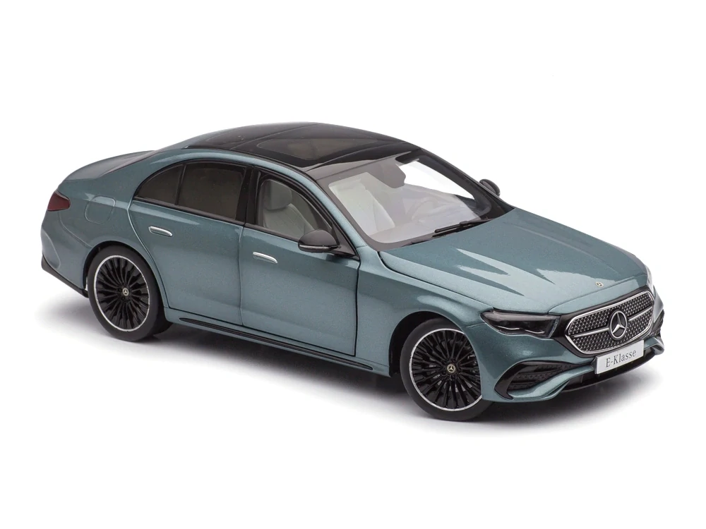 Mercedes-Benz E-Class W214 AMG Line 2024 verde silver 1:18 Mercedes-Benz Dealer edition