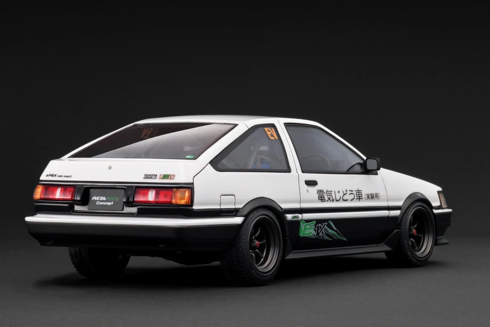 Toyota Corolla Levin 3Dr (AE86) BEV white/black 1:18 Ignition Model