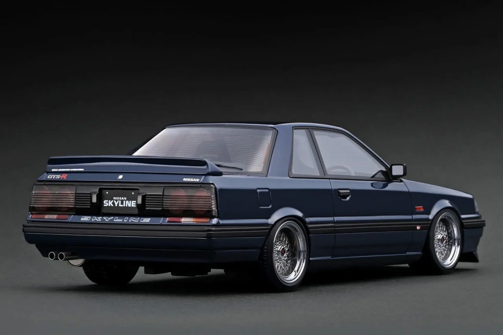 Nissan Skyline GTS-R (R31) blue/black 1:18 Ignition Model