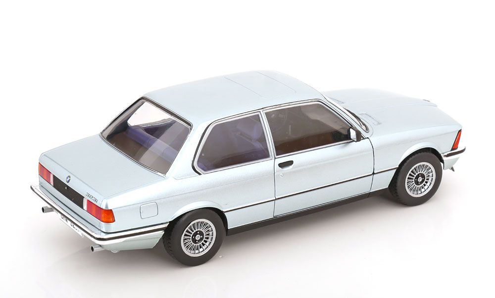 BMW E21 323I 1980 silverblue metallic 1:18 Solido