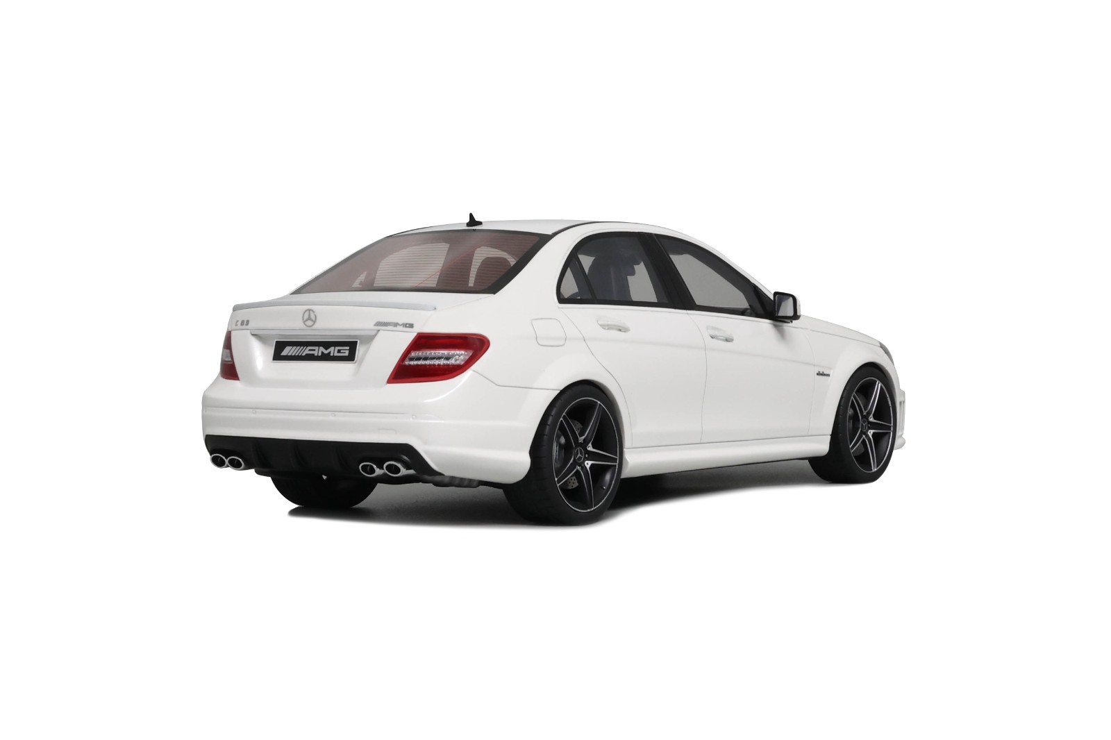 Mercedes-Benz C63 AMG 2007 Diamond white 1:18 GT Spirit