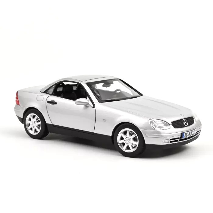 Mercedes-Benz SLK 1996 brillant silver 1:18 Norev