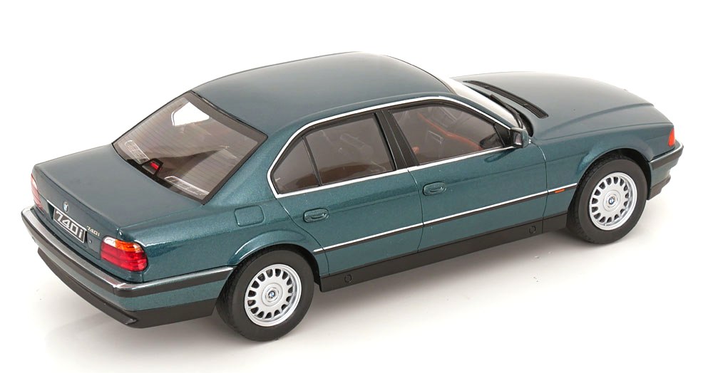 BMW 740i E38 1994 green metallic 1:18 KK Scale